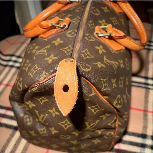 Authentic Louis Vuitton Speedy 35 - Picture 1 of 16